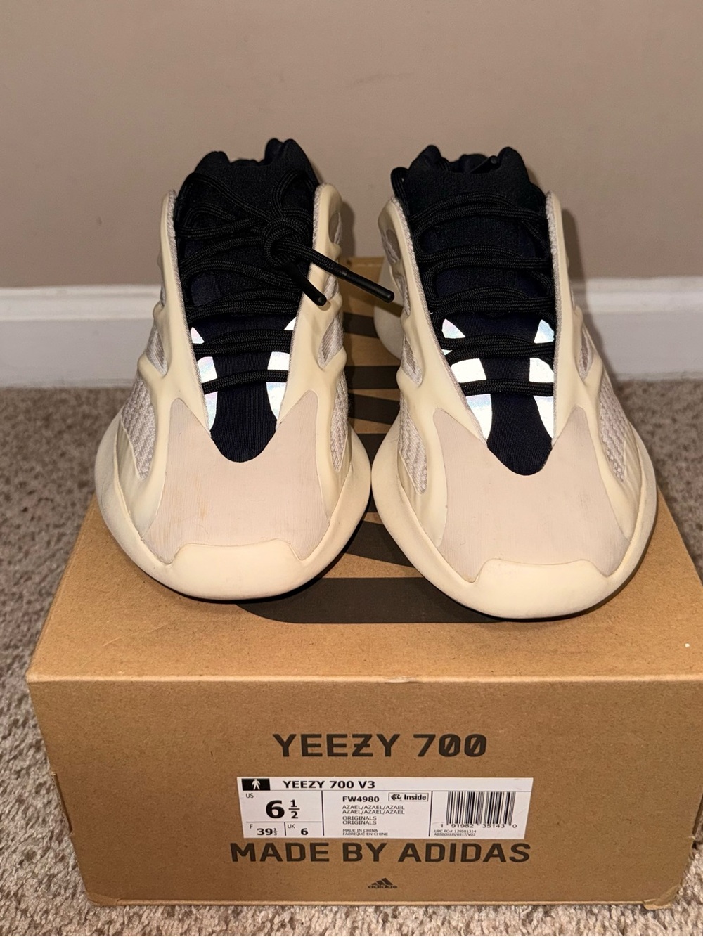 Yeezy 700 V3 Men's Sneakers - Cream & Black